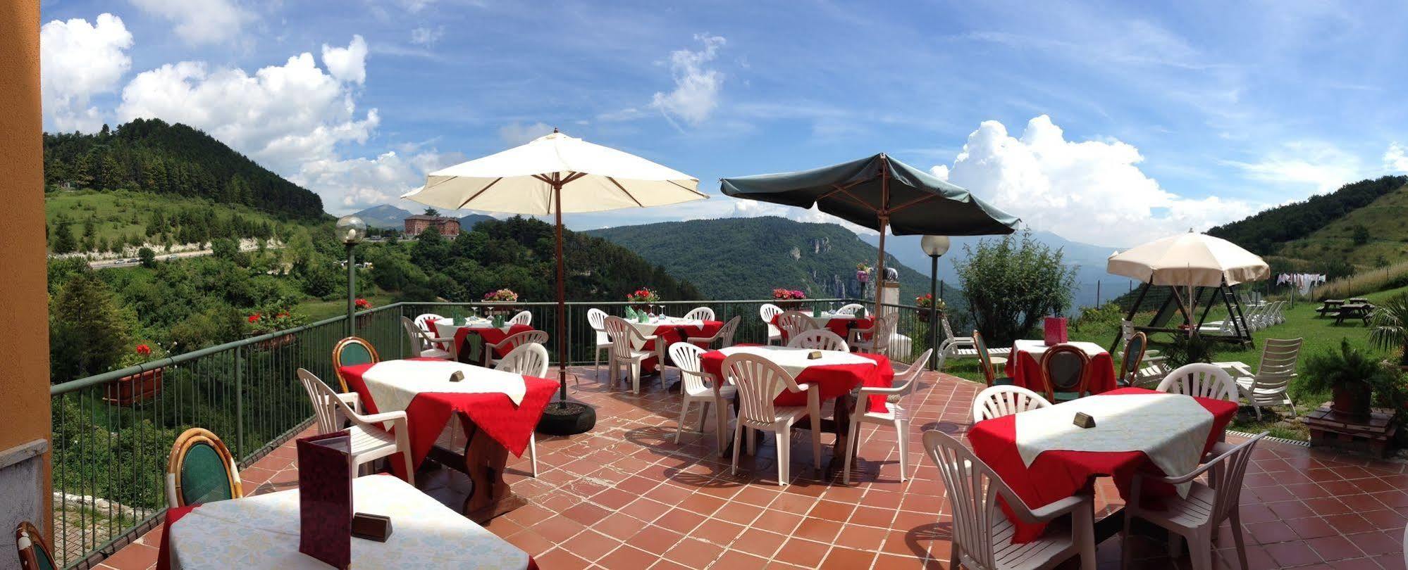 Hotel Serena Spiazzi Di Caprino Exterior photo